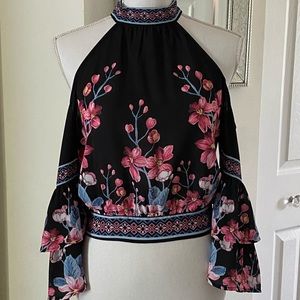 Cold shoulder cropped blouse